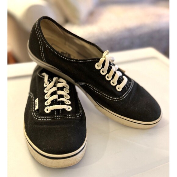 NEW VANS Authentic Black Sneakers Size 6 or 7.5 - Picture 1 of 10